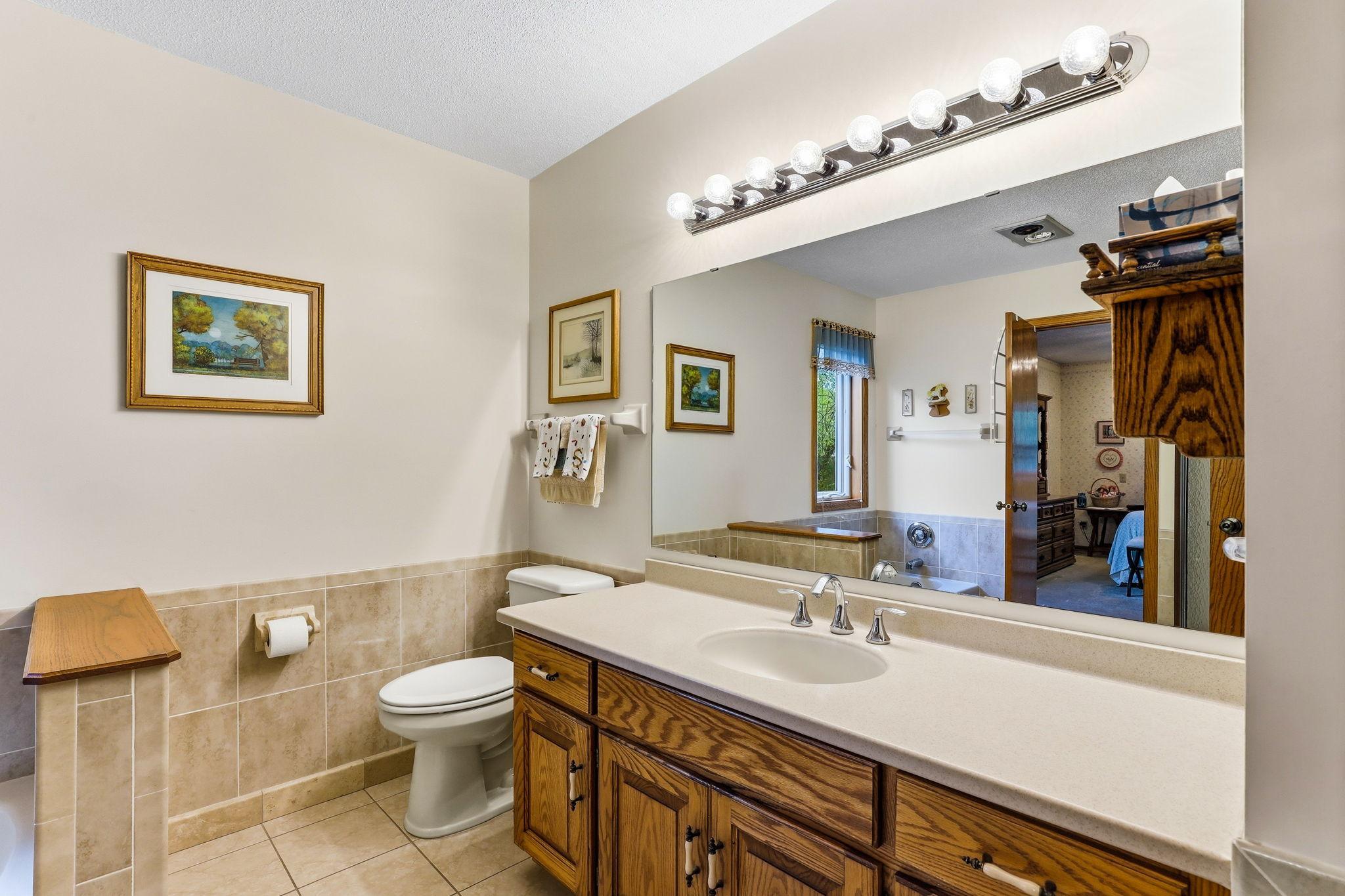 21-web-or-mls-12270-Europa-Ave-N-21.jpg