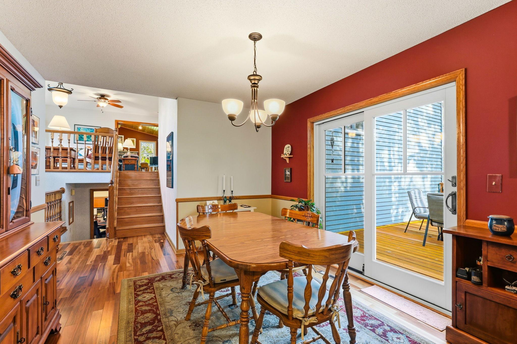 12-web-or-mls-12270-Europa-Ave-N-12.jpg