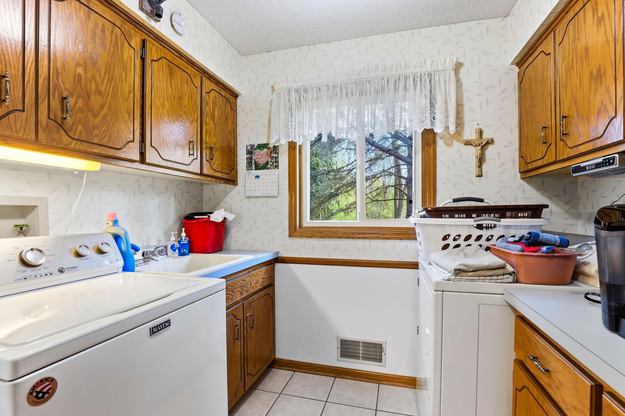 17-web-or-mls-12270-Europa-Ave-N-17.jpg