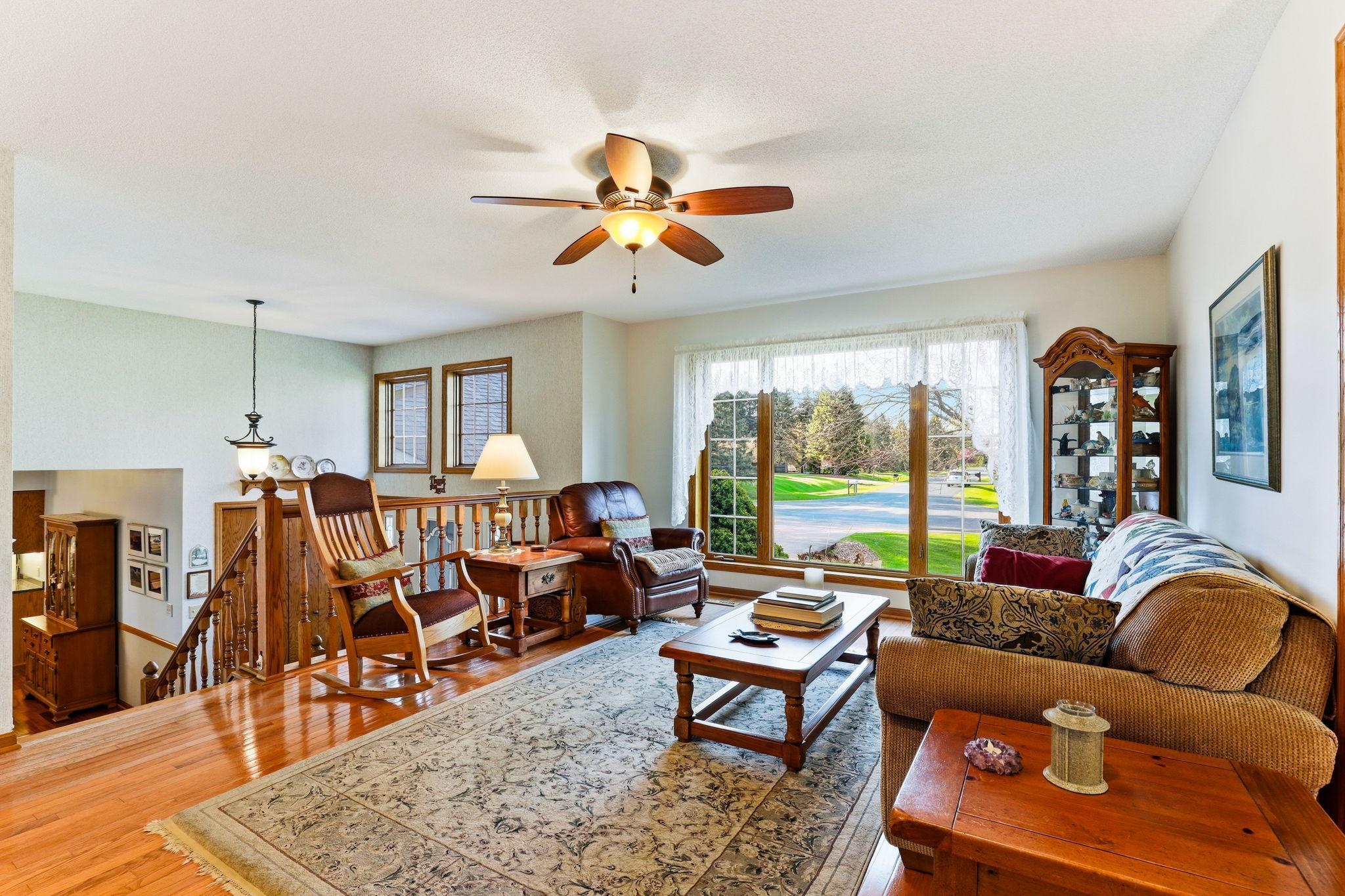 6-web-or-mls-12270-Europa-Ave-N-06.jpg