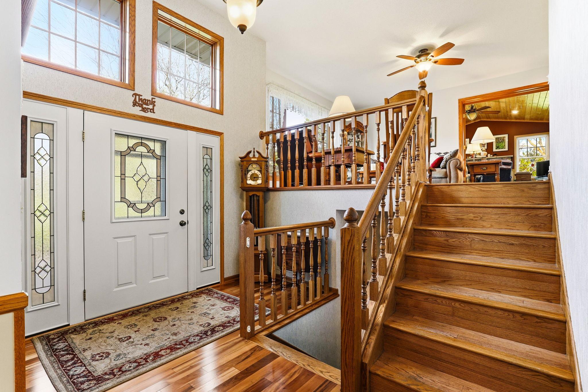 4-web-or-mls-12270-Europa-Ave-N-04.jpg