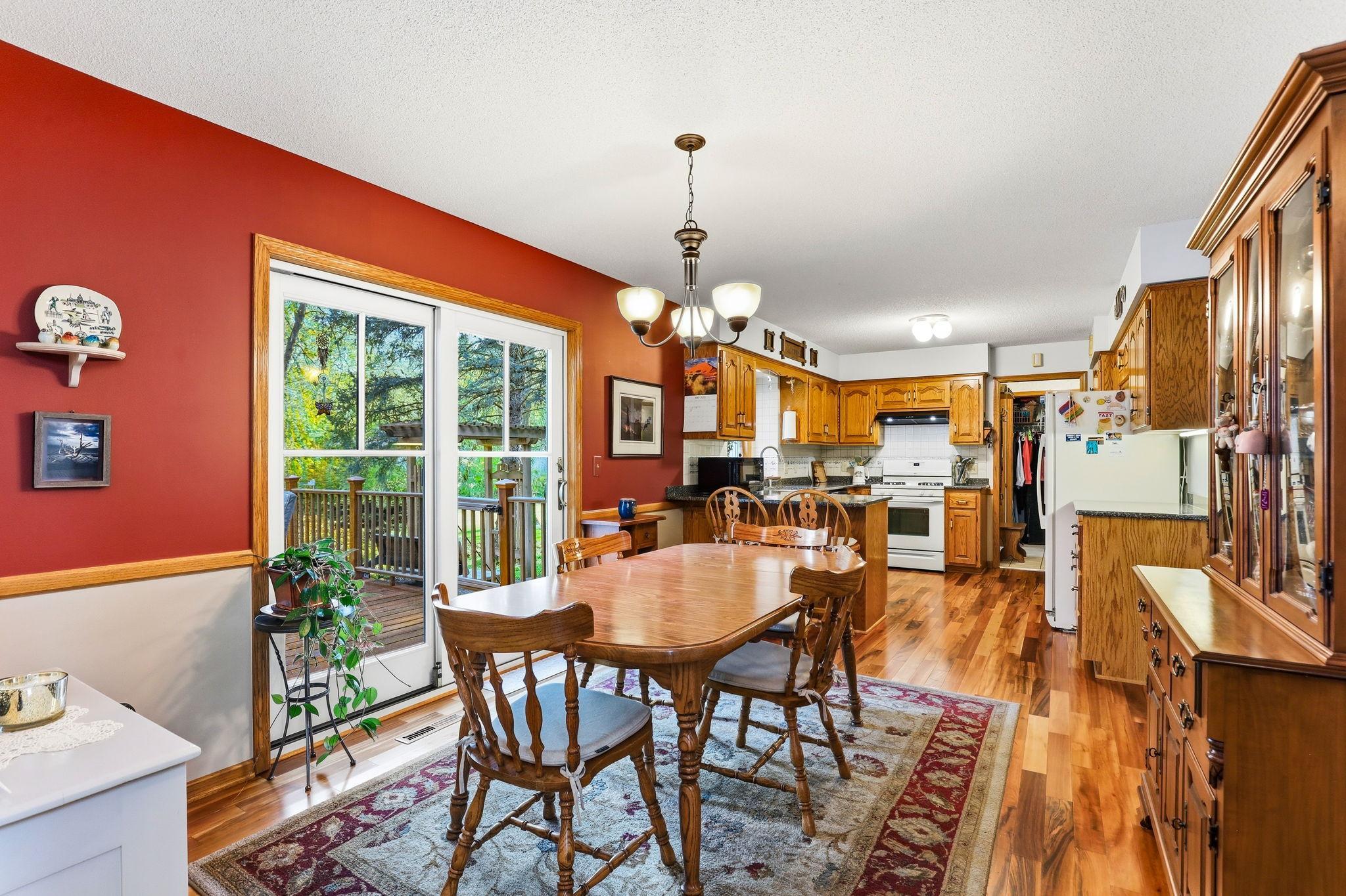 11-web-or-mls-12270-Europa-Ave-N-11.jpg