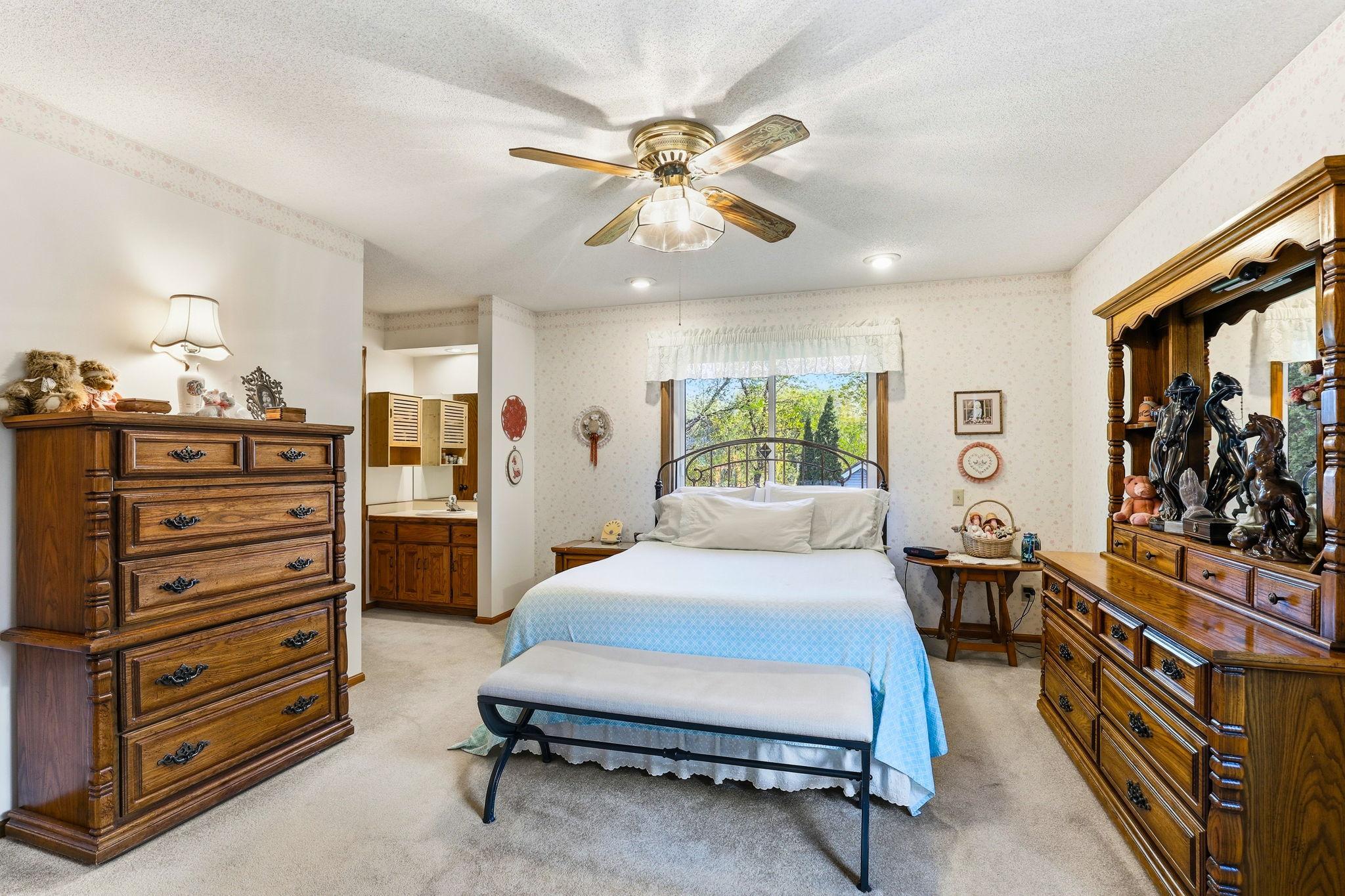 19-web-or-mls-12270-Europa-Ave-N-19.jpg