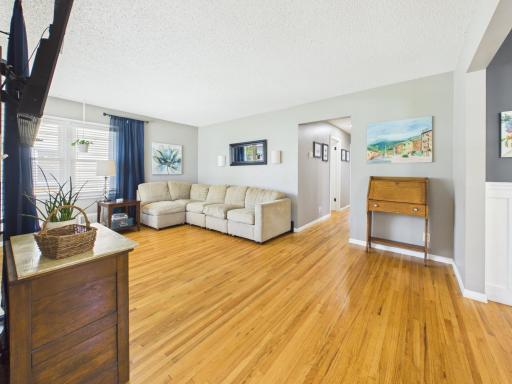 4250 Welcome Avenue N, Minneapolis, MN 55422
