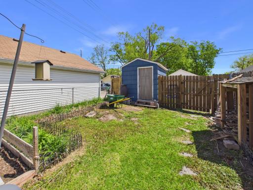 4250 Welcome Avenue N, Minneapolis, MN 55422