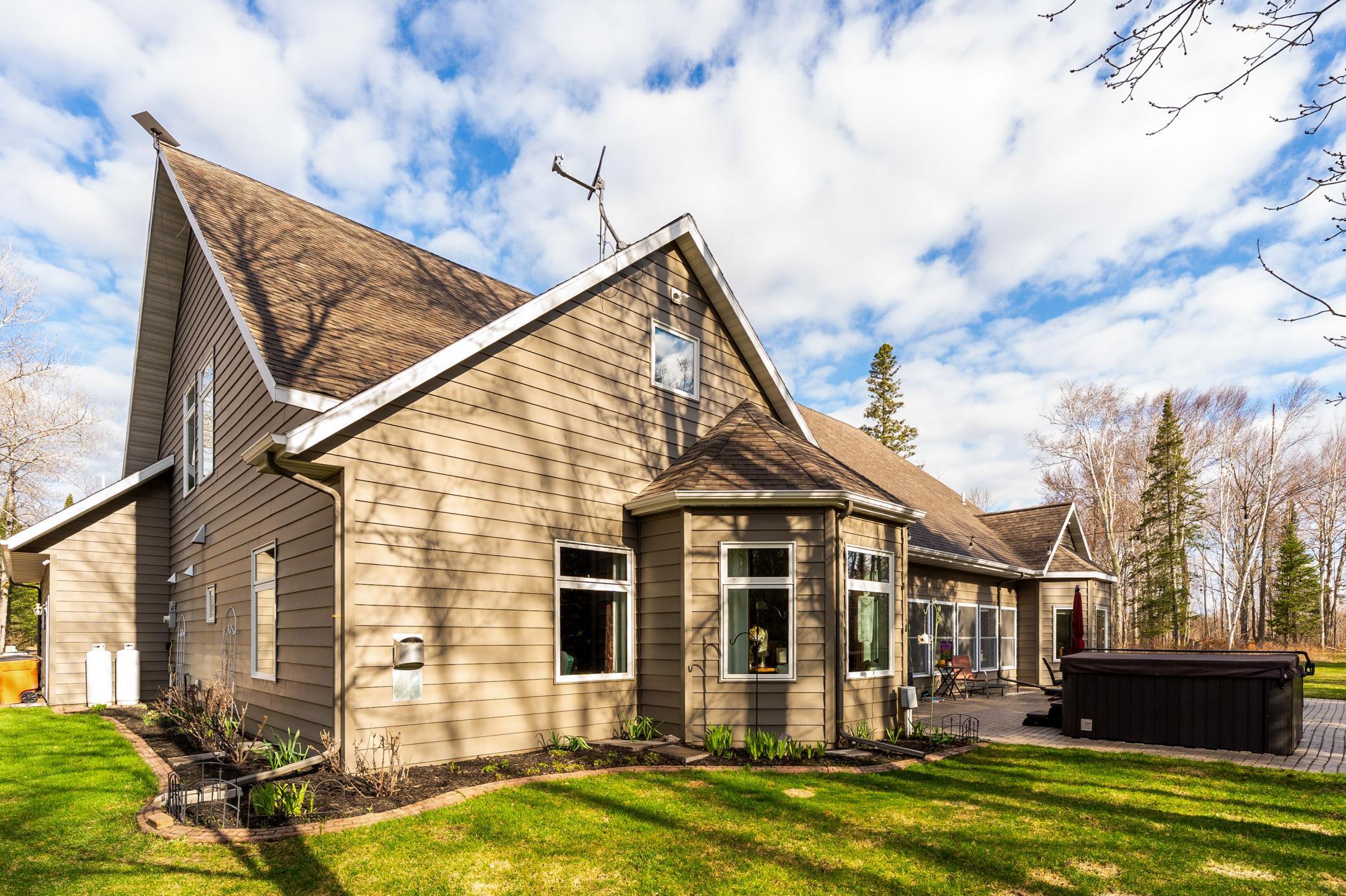 Little-5760-Munger-Shaw-Exterior-011.jpg