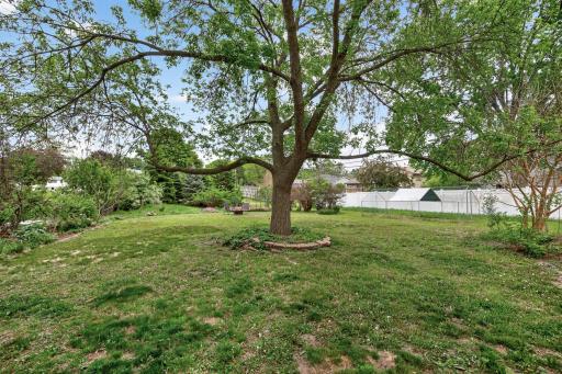 8110 France Avenue N, Brooklyn Park, MN 55443