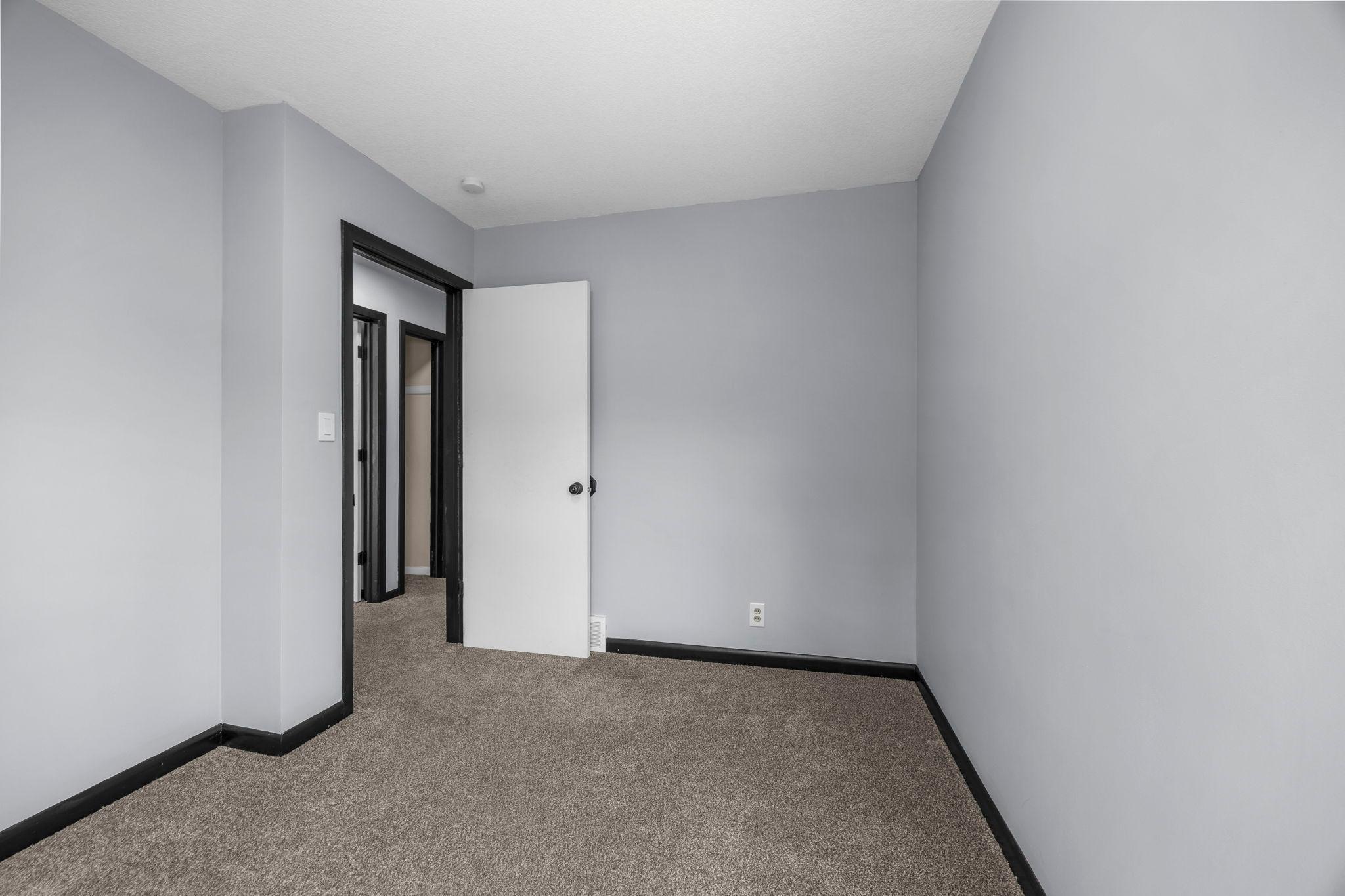254 Arion St E 28.jpg