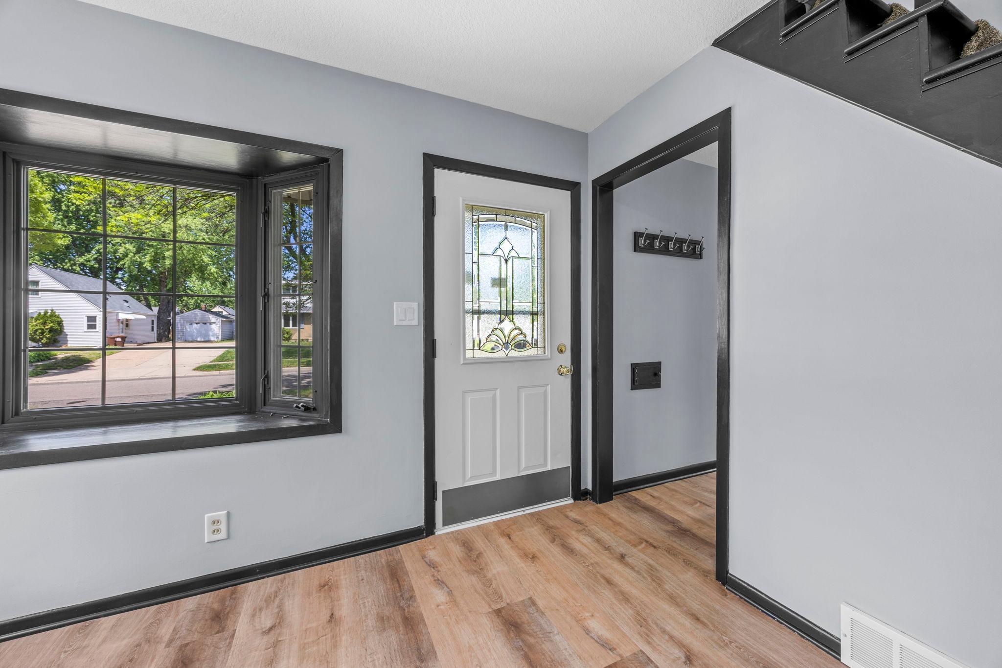 254 Arion St E 10.jpg