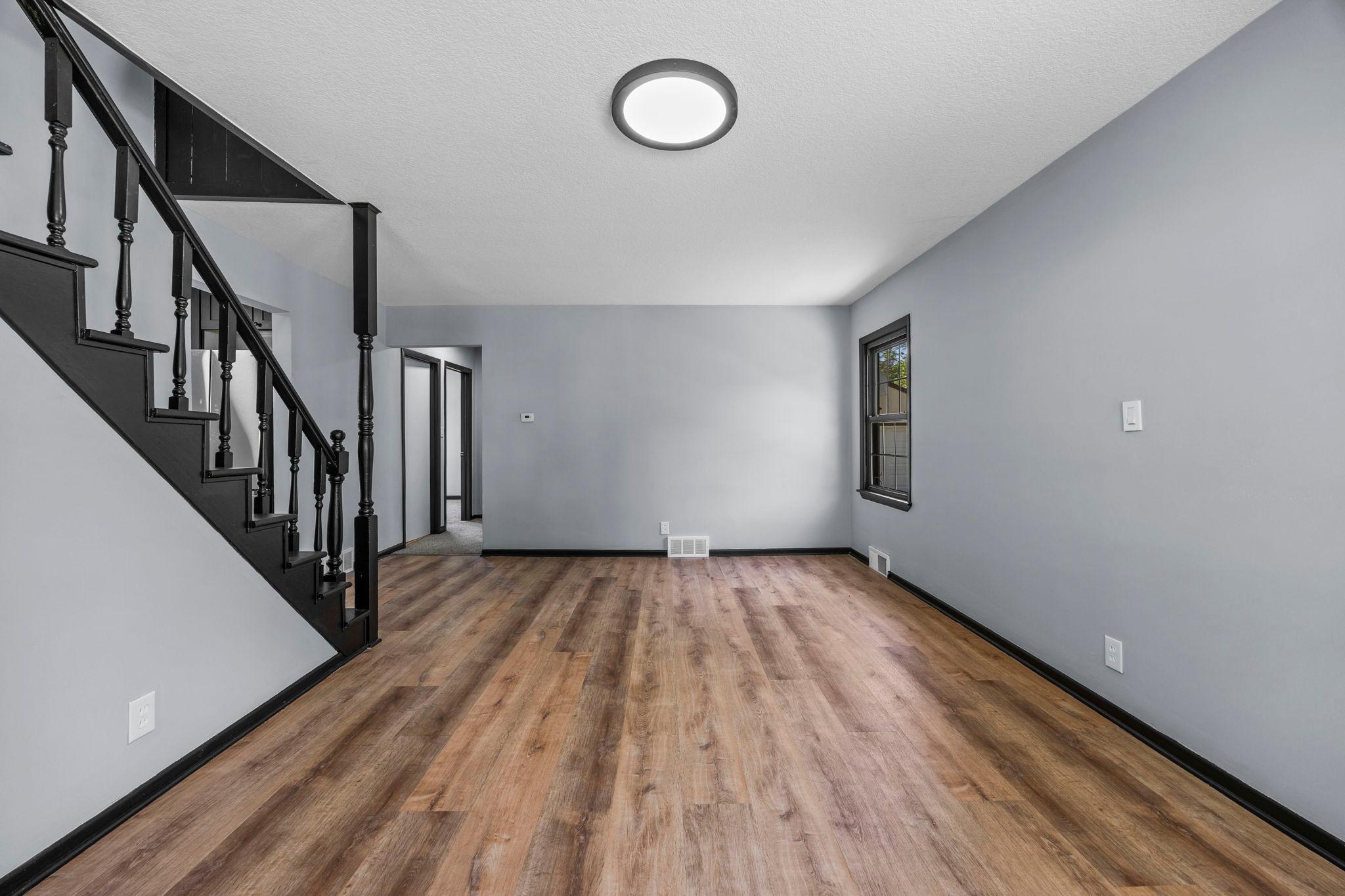 254 Arion St E 13.jpg