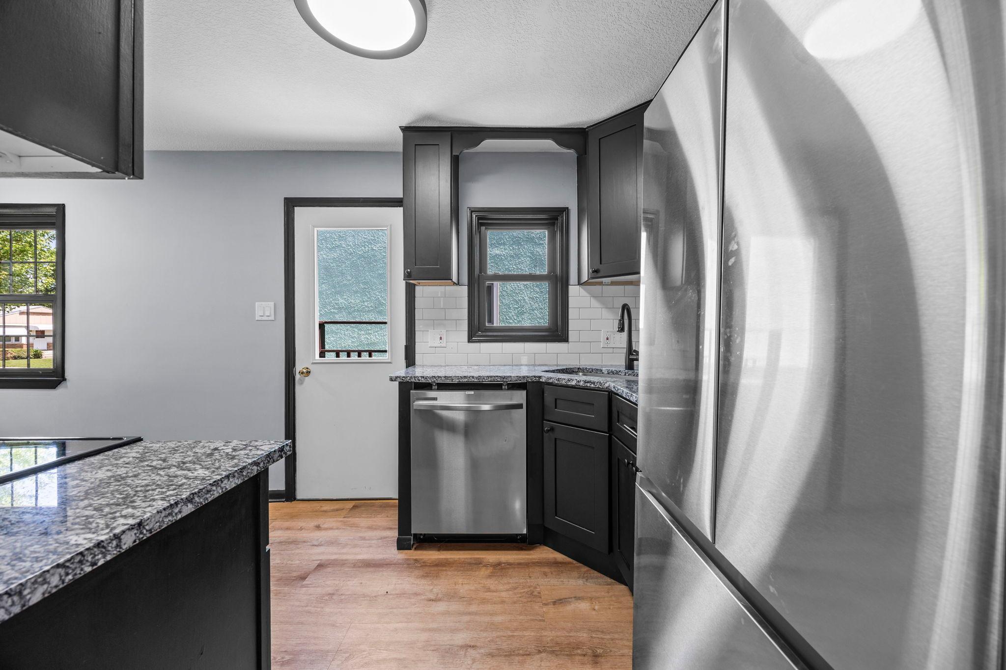 254 Arion St E 17.jpg