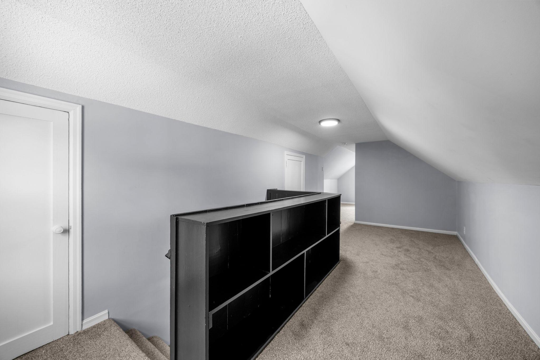 254 Arion St E 30.jpg