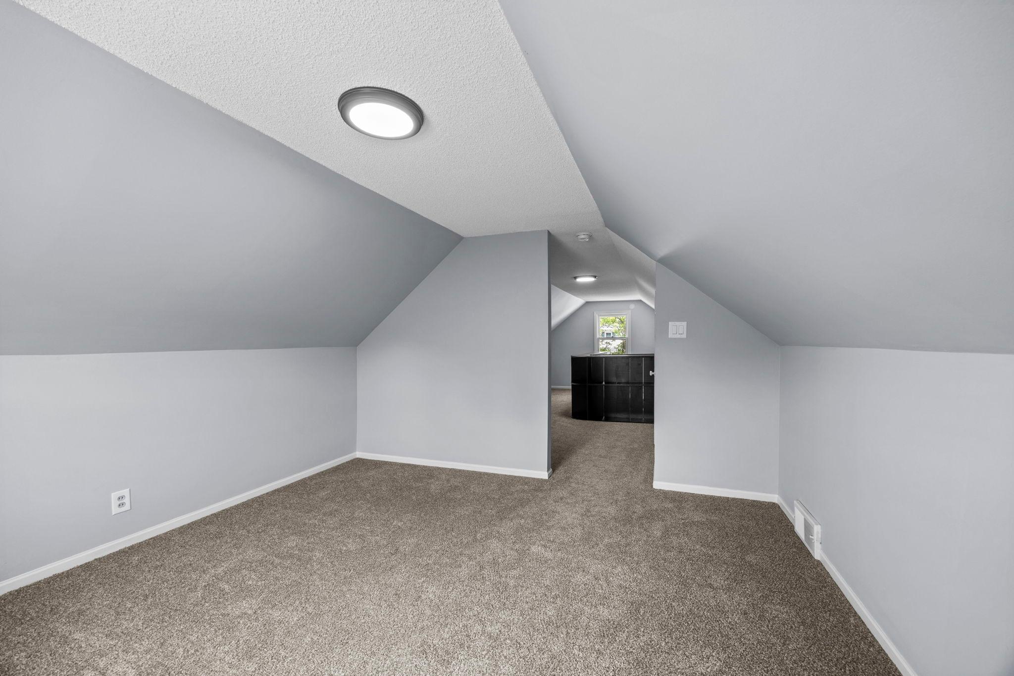 254 Arion St E 35.jpg