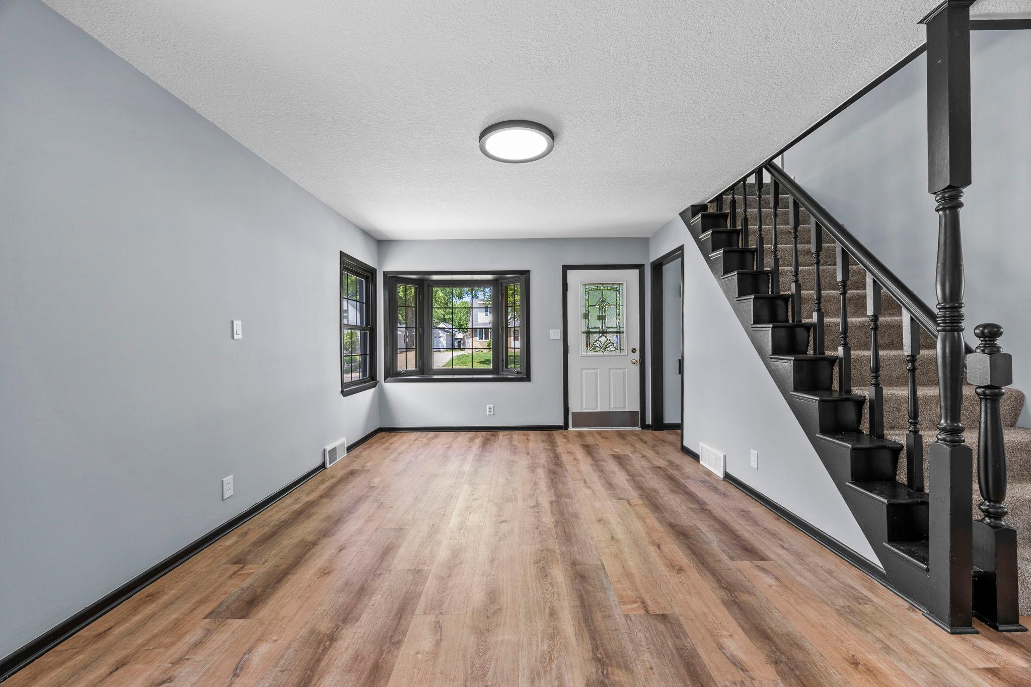 254 Arion St E 15.jpg