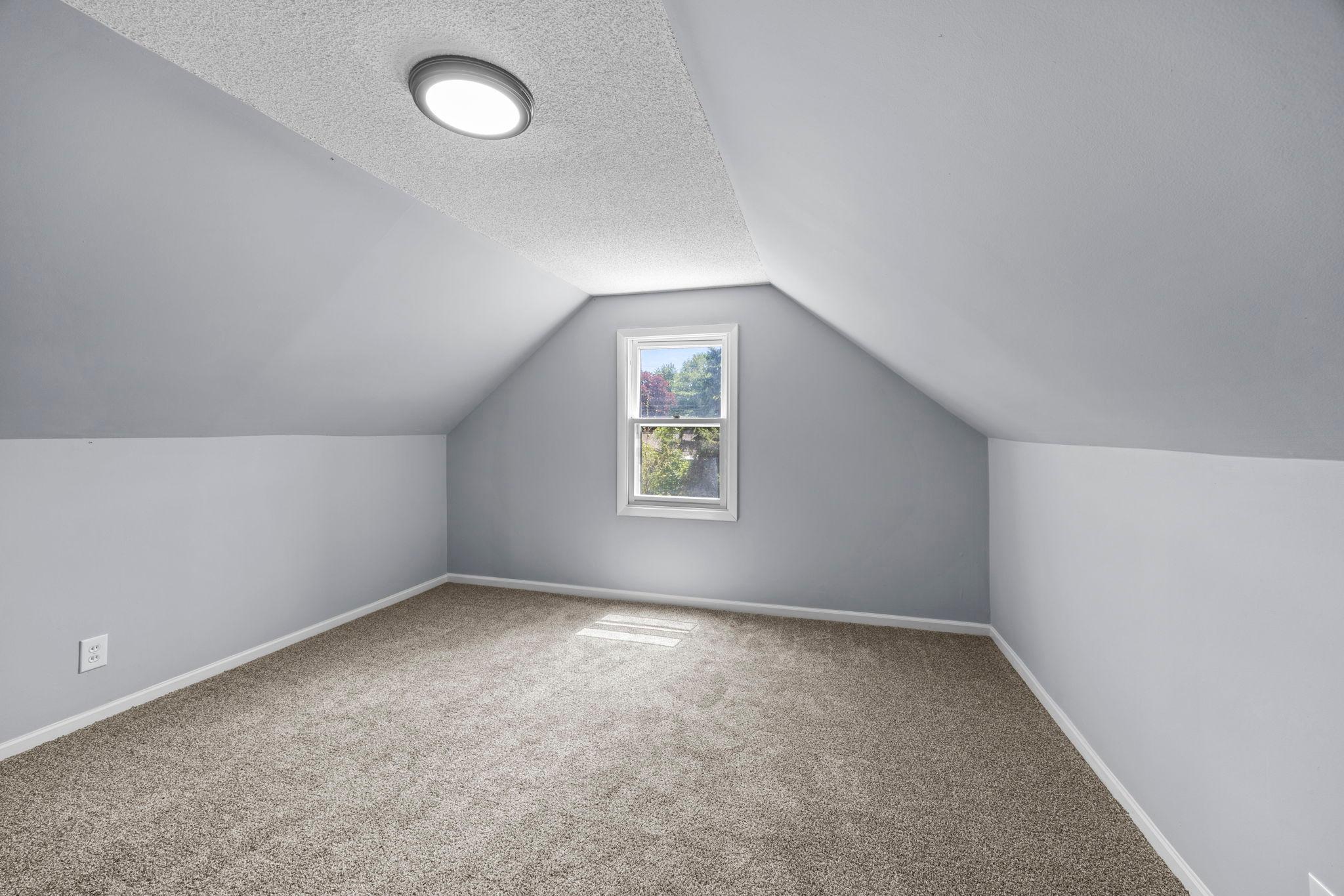 254 Arion St E 33.jpg