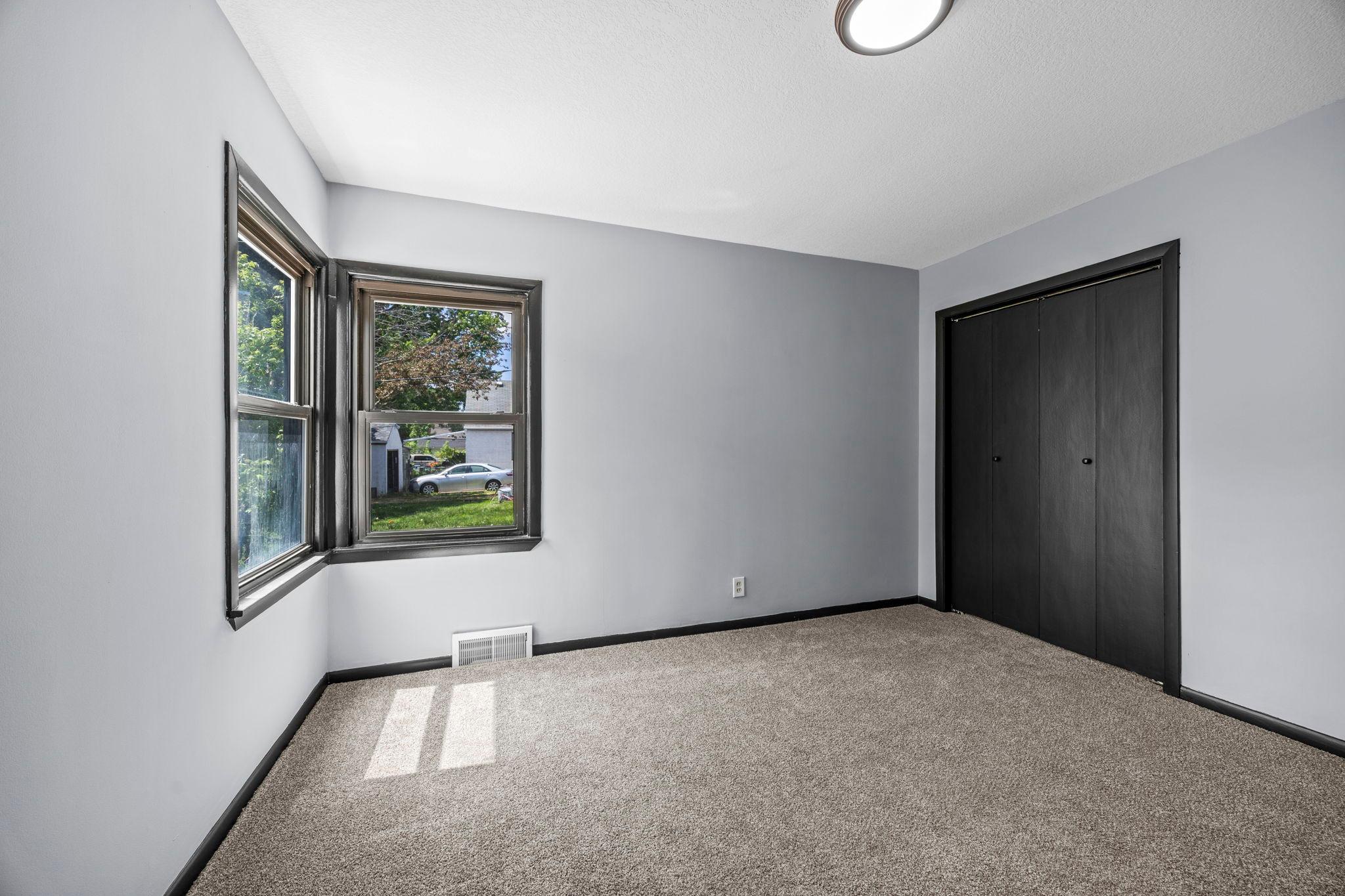 254 Arion St E 24.jpg
