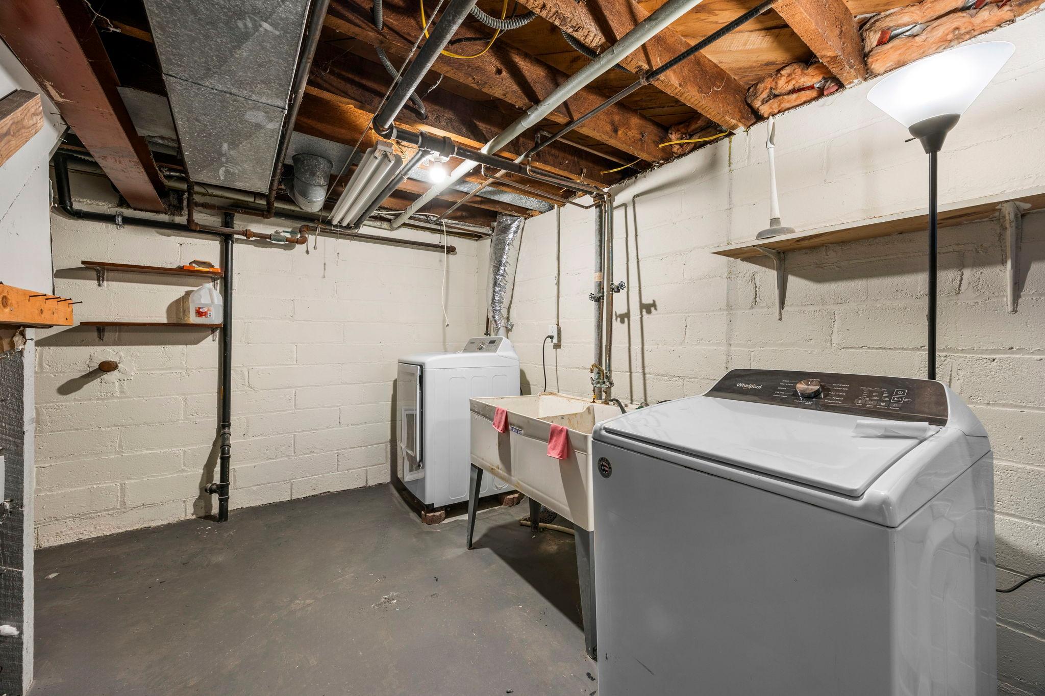254 Arion St E 46.jpg