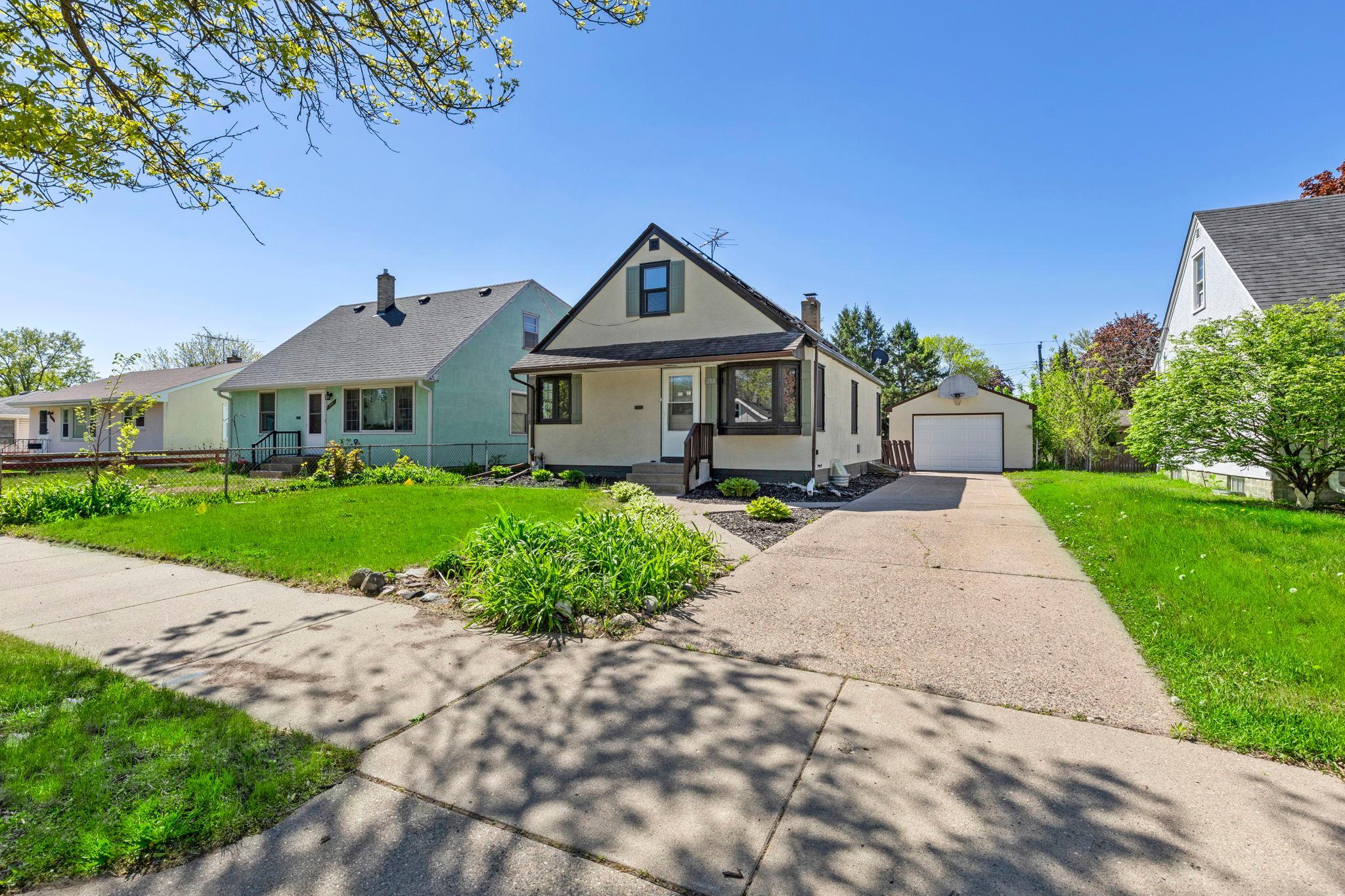 254 Arion St E 4.jpg