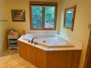 upstairs soaking tub