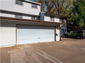 4819 Grenwich way N, Garage 1 pic.jpg