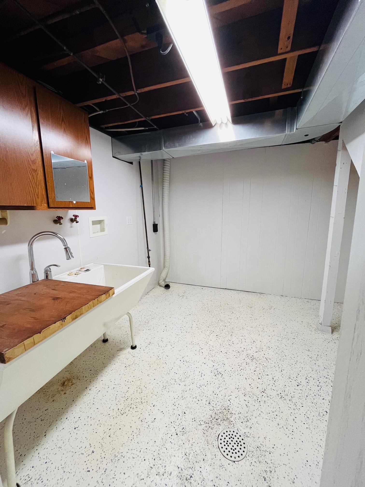 Lower Level Utility room.jpg