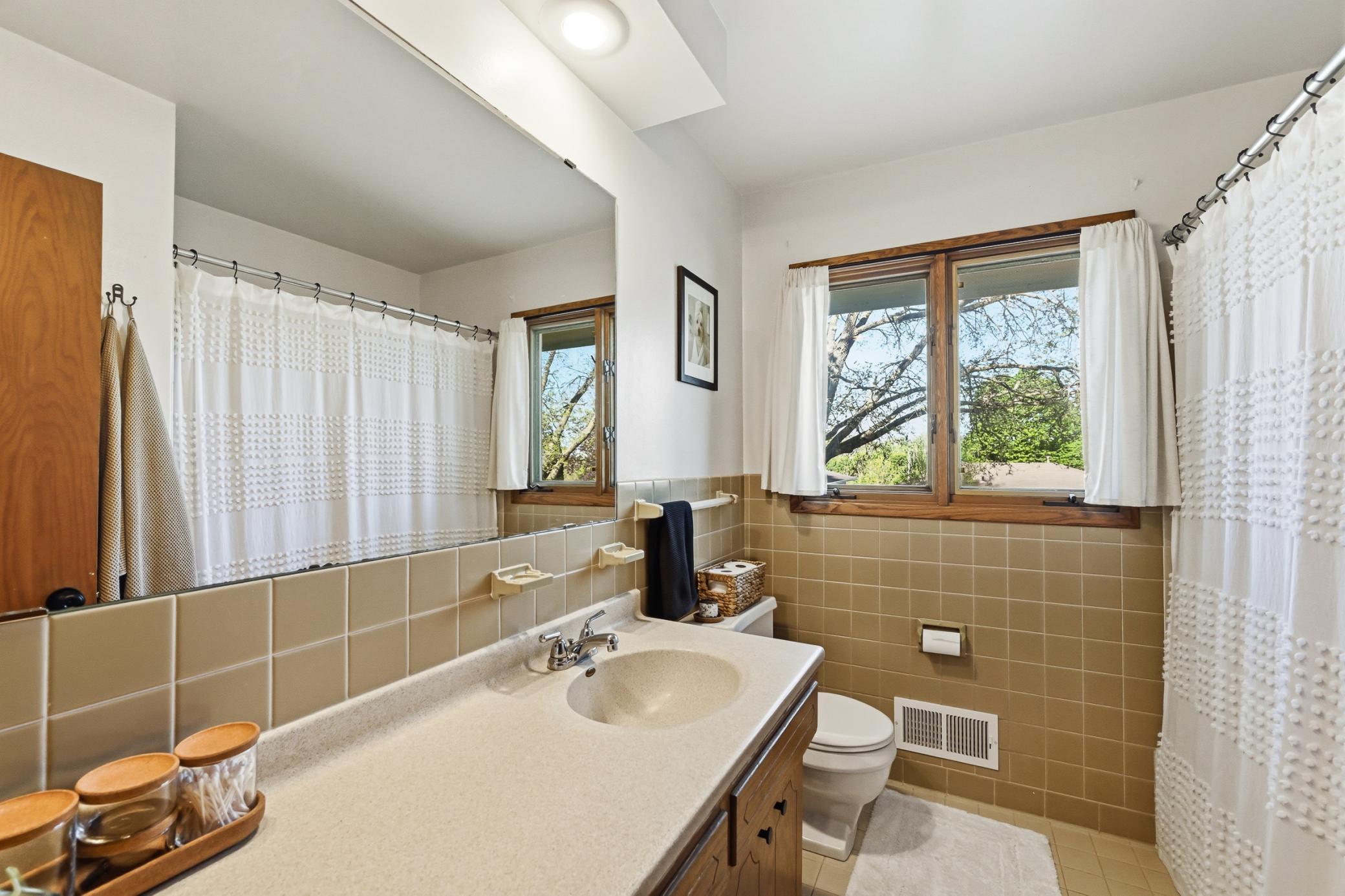 Upper Level Bathroom.jpg