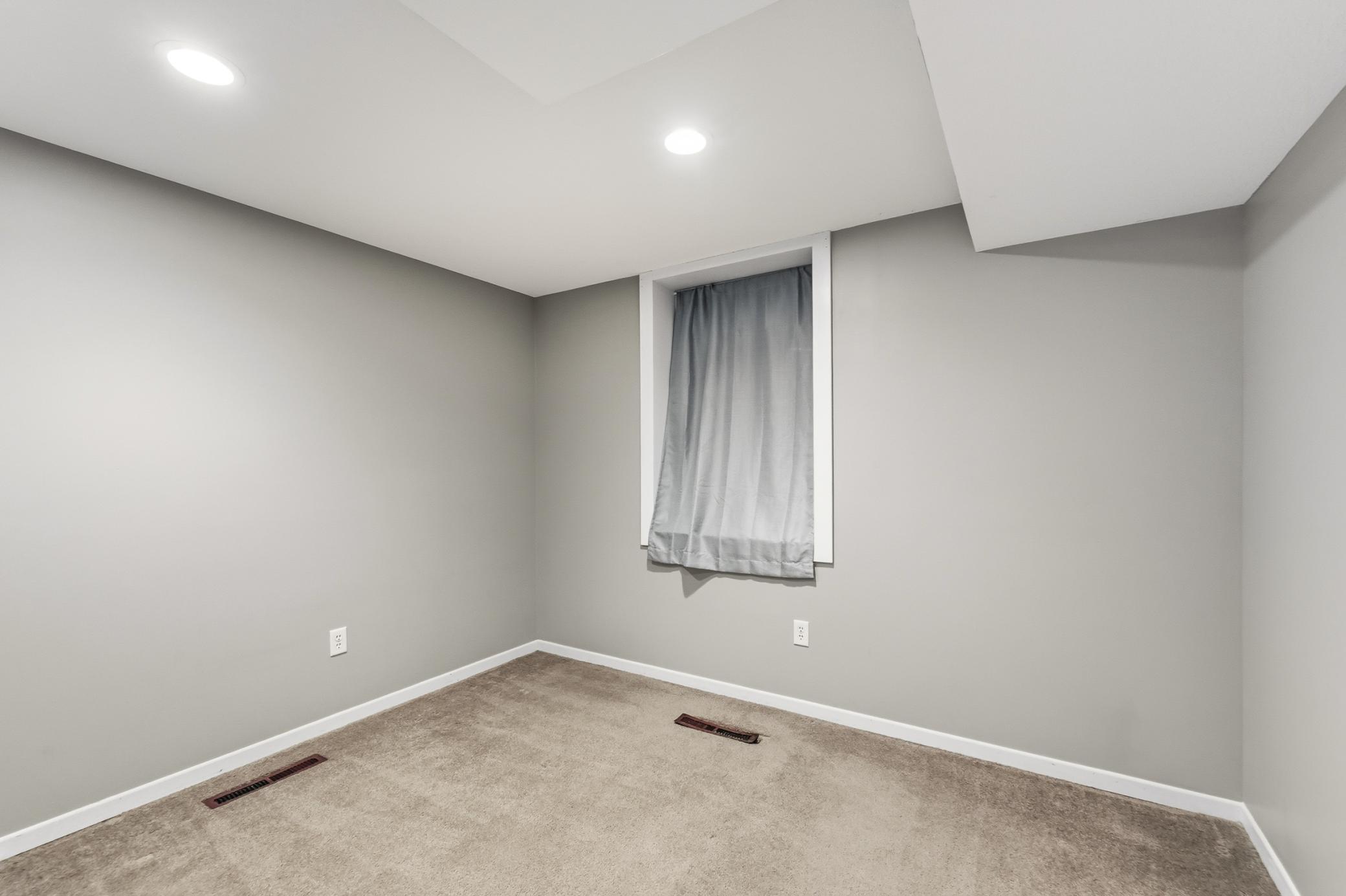 Bedroom 4.jpg