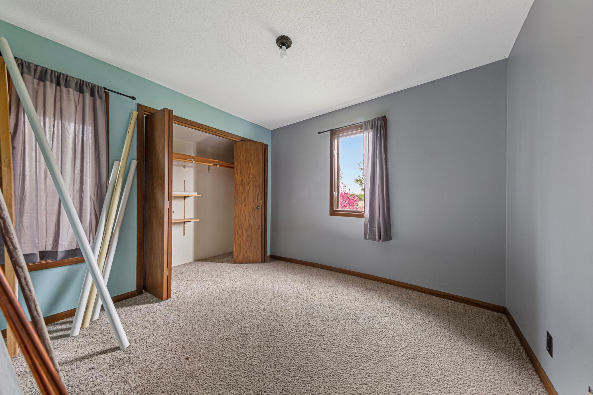 23_bedroom_375d5.jpg