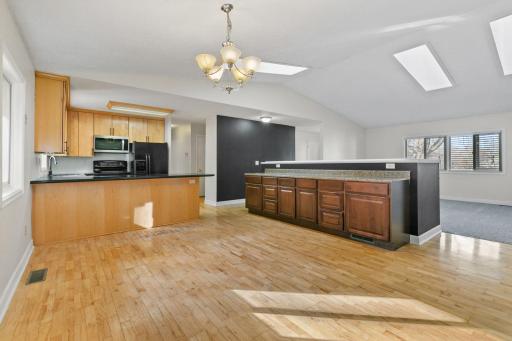1382 Lakeside Circle, Eagan, MN 55123