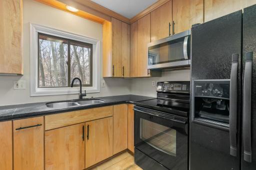 1382 Lakeside Circle, Eagan, MN 55123