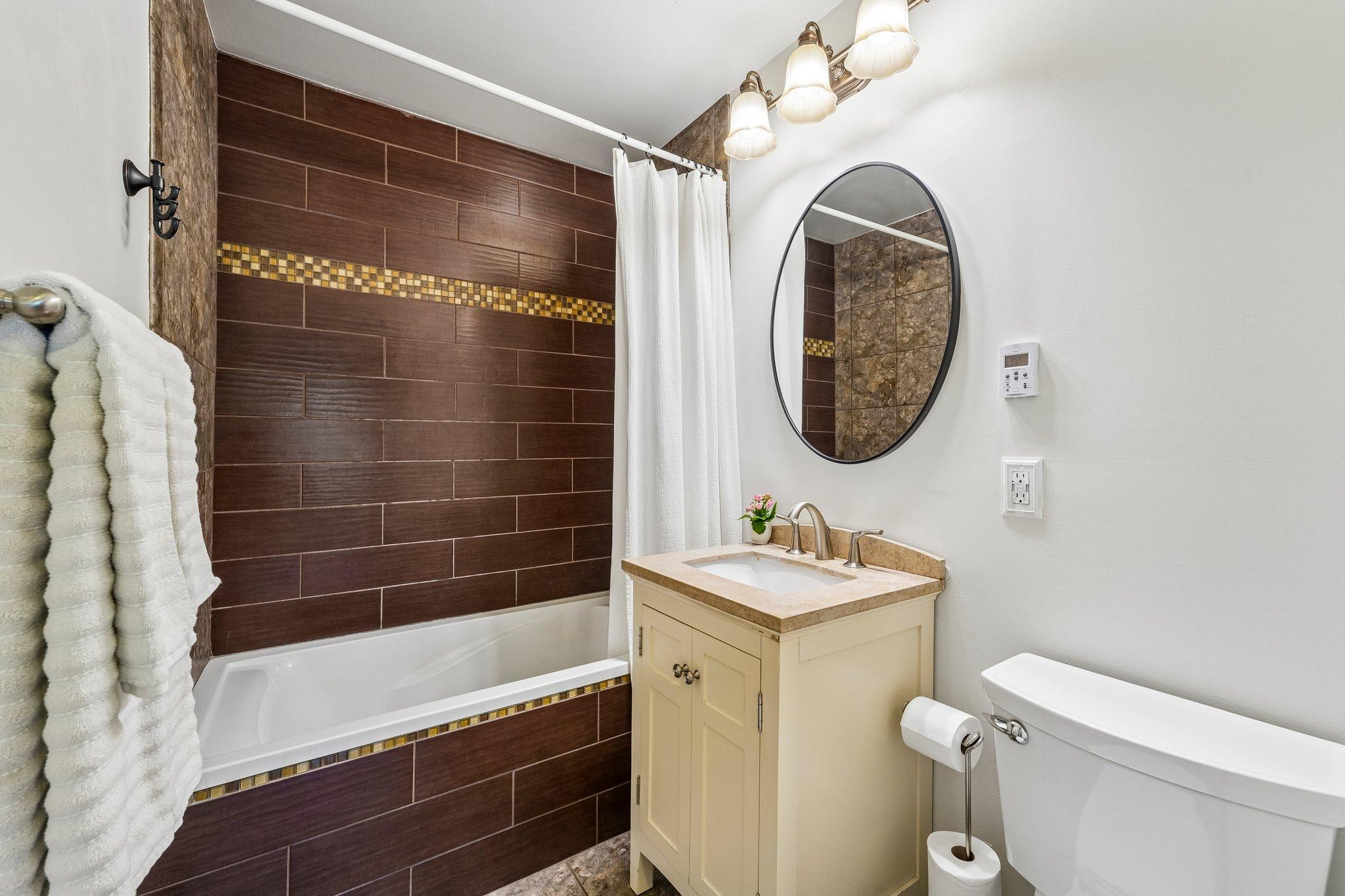 20-web-or-mls-Groveland Rd-S1405-020.jpg