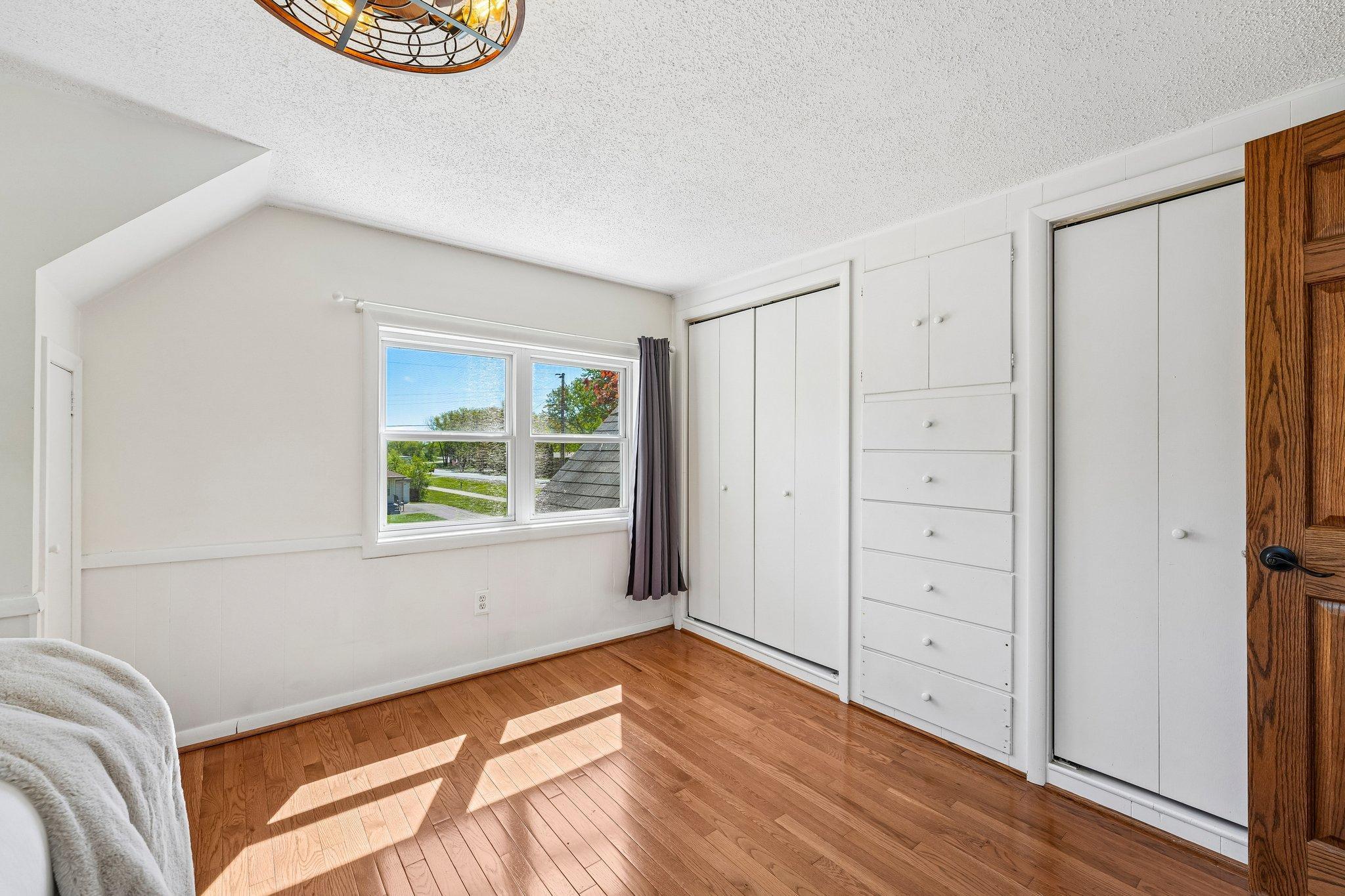 27-web-or-mls-Groveland Rd-S1405-027.jpg