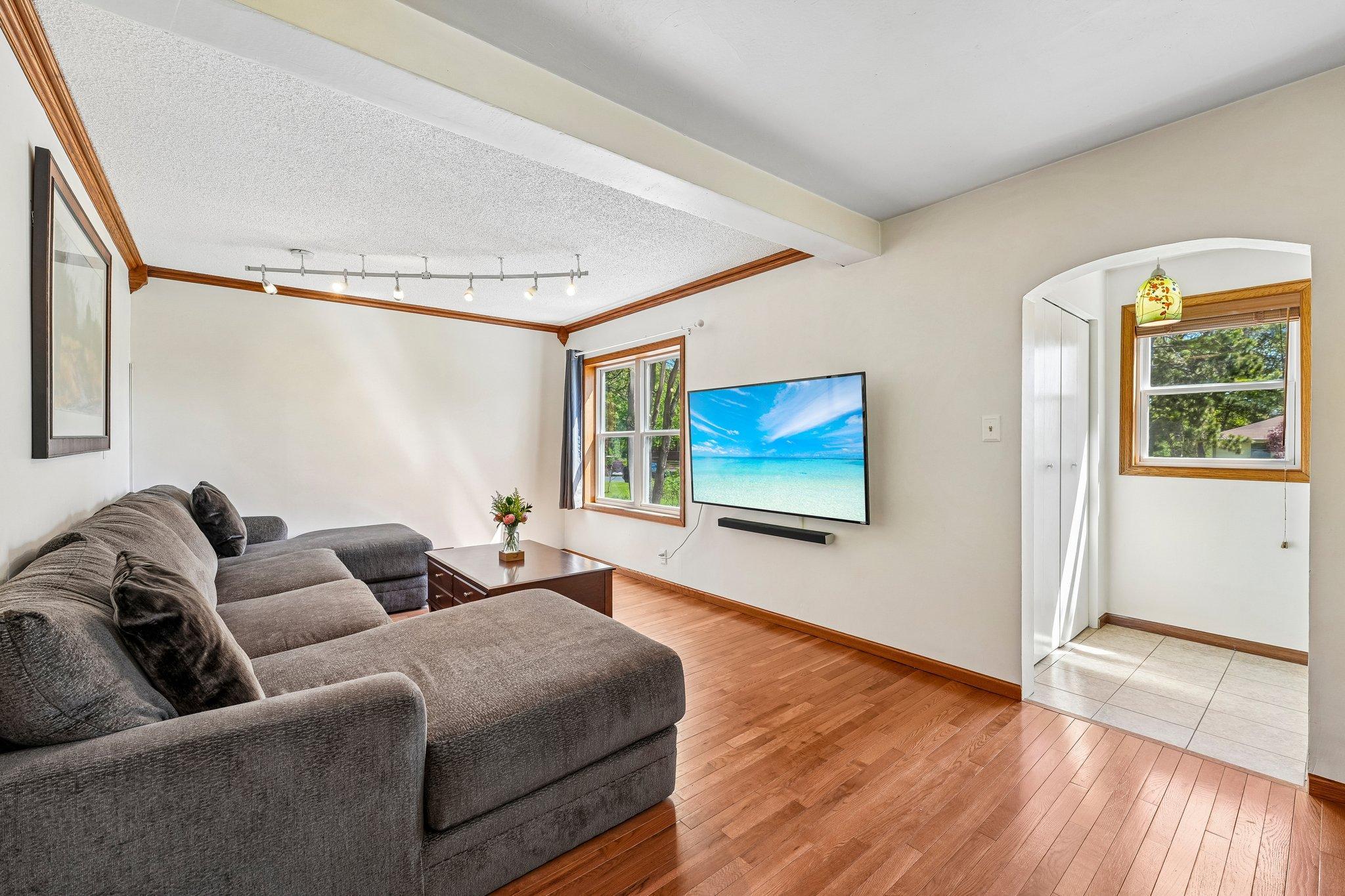 7-web-or-mls-Groveland Rd-S1405-007.jpg