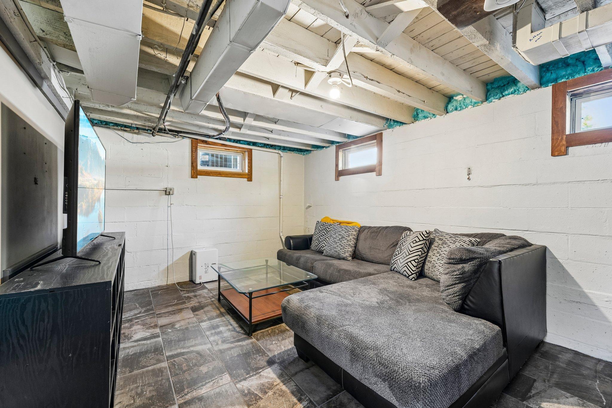 37-web-or-mls-Groveland Rd-S1405-037.jpg