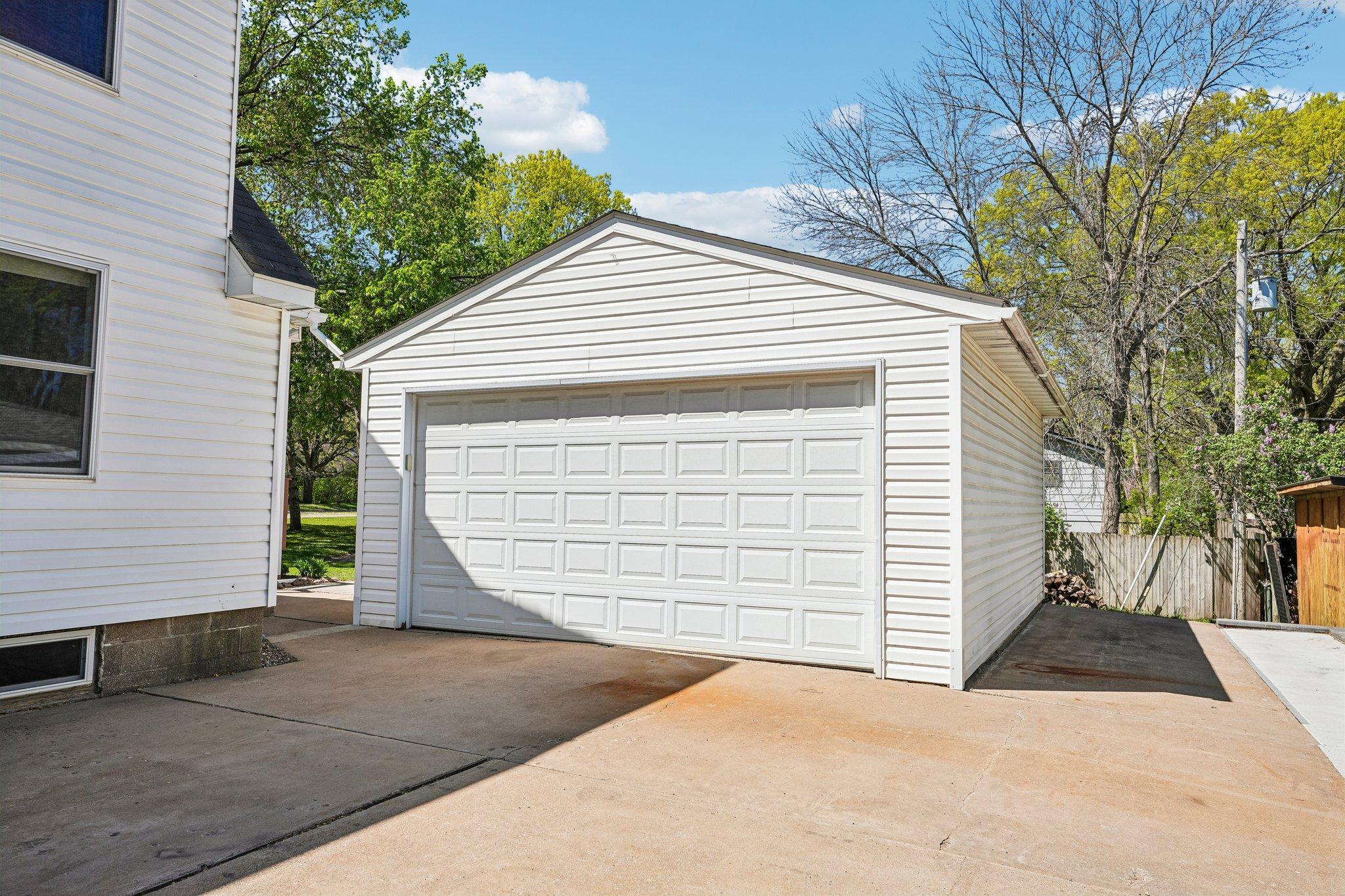 39-web-or-mls-Groveland Rd-S1405-039.jpg