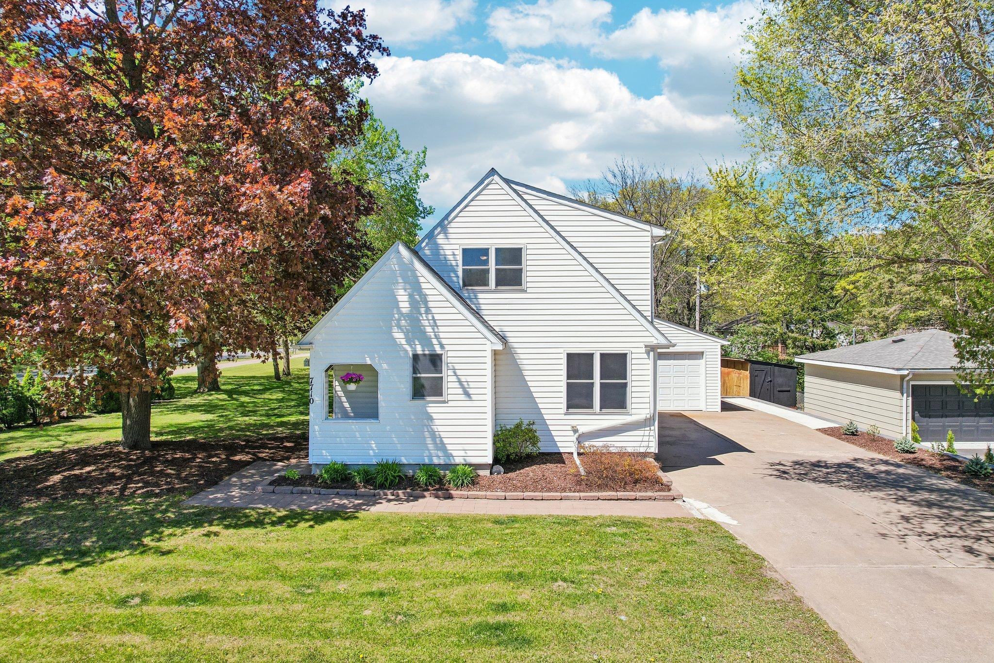 47-web-or-mls-Groveland Rd-S1405-047.jpg