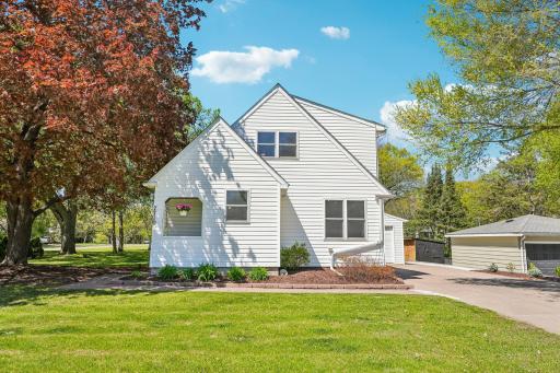 7710 Groveland Road, Saint Paul, MN 55112