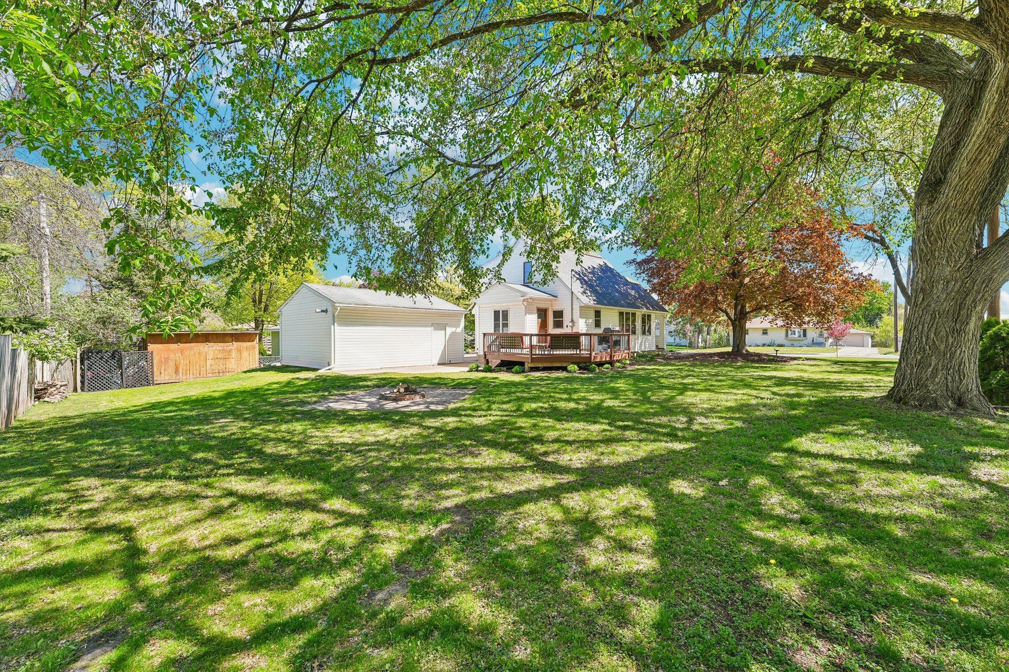 44-web-or-mls-Groveland Rd-S1405-044.jpg