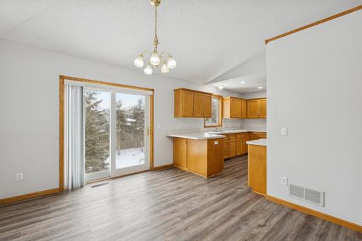 211 7th Street S, Winsted, MN 55395