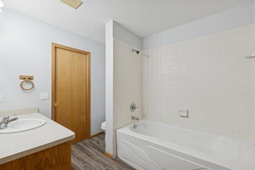 211 7th Street S, Winsted, MN 55395