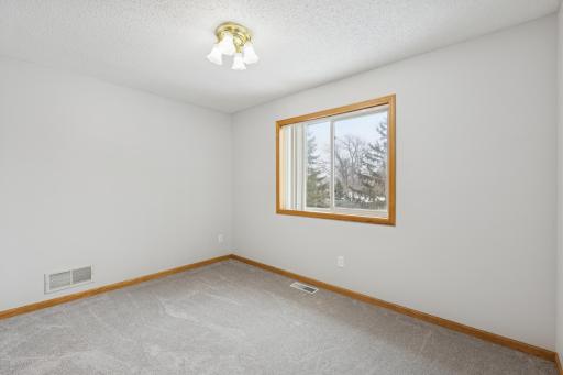 211 7th Street S, Winsted, MN 55395