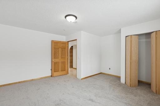 211 7th Street S, Winsted, MN 55395