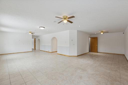 211 7th Street S, Winsted, MN 55395
