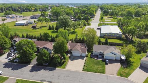 211 7th Street S, Winsted, MN 55395