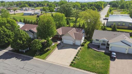 211 7th Street S, Winsted, MN 55395