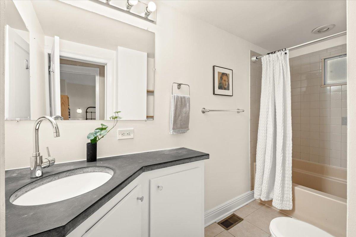 Main Floor Full Bath