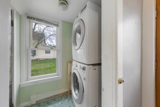 75 S Montgomery Avenue, Le Center, MN 56057