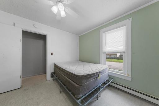 75 S Montgomery Avenue, Le Center, MN 56057