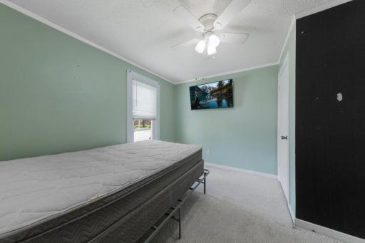 75 S Montgomery Avenue, Le Center, MN 56057