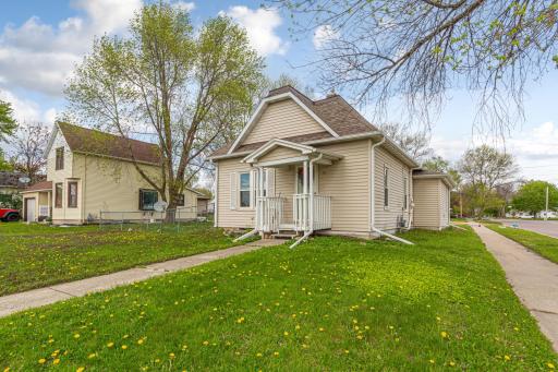 75 S Montgomery Avenue, Le Center, MN 56057